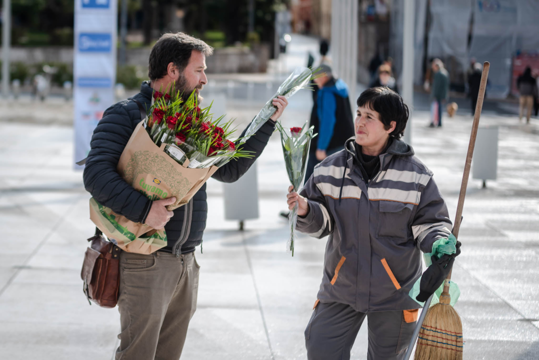 Kiša ubila romantiku Valentinova u Šibeniku: Na Poljani ruže, dječak Paško, nešto djece i slučajni prolaznici