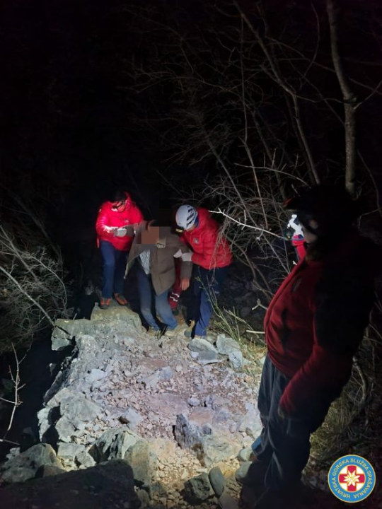 Šibenski HGSS-ovci u Zelićima spasili starijeg slabovidnog muškarca