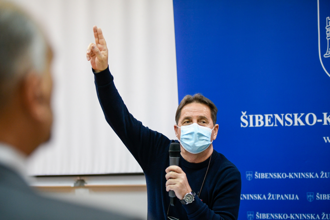 Petrina i Jelić su se poprilično natezali, ali točke dnevnog reda Županijske skupštine na brzinu su izglasane 