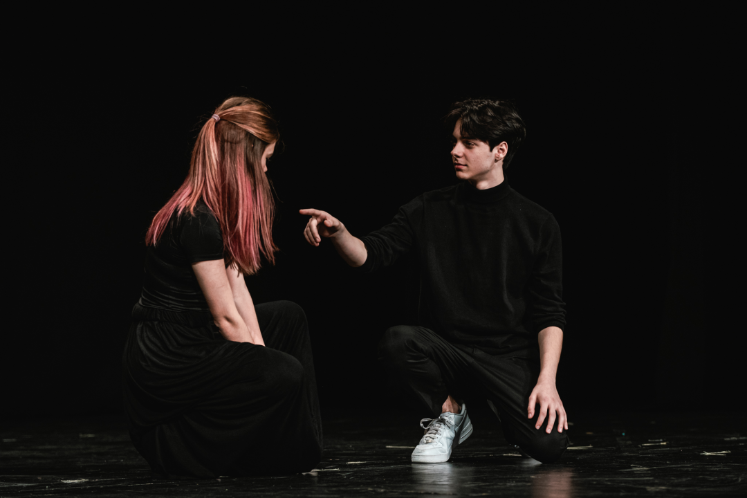 Smijeh i suze za Luku Škarića koji je iz publike gledao prijatelje kako mu ‘Mojom pričom’ skupljaju novac za operaciju