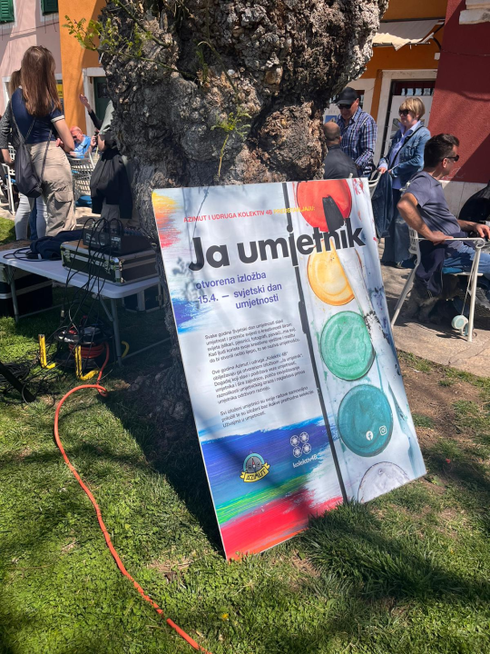 Svjetski dan umjetnosti: Ispred Azimuta svoja djela izložilo 18 umjetnika