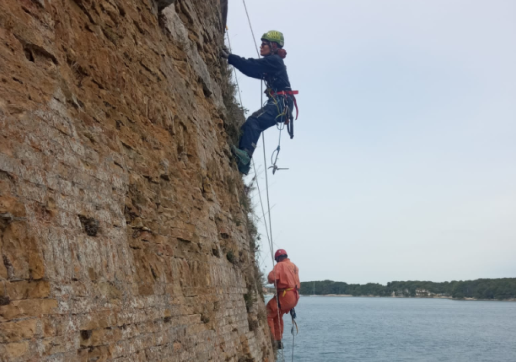 I tvrđava sv. Nikole se priprema za sezonu: Njene zidine očišćene od raslinja, trave…  
