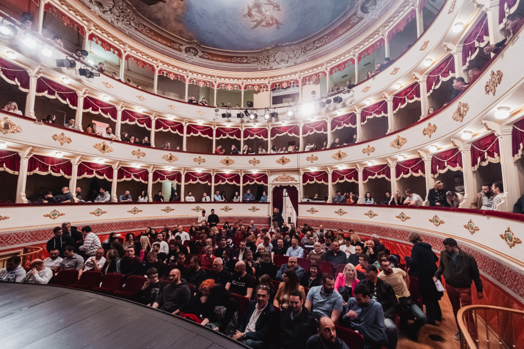 ‘Oči Uoči Zgospod'non’: Ričard je kao Mišo, samo digne ruke i publika umire od smijeha