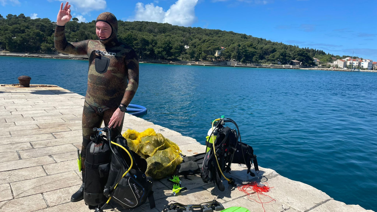 Lionsi s partnerima izvadili dosta otpada iz podmorja Prvić Luke