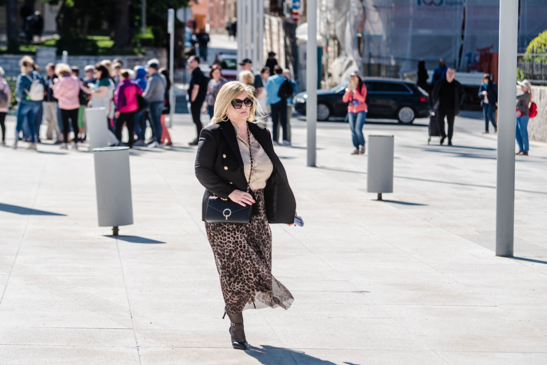 Ležerne i svijetle kombinacije u koje ćete se zaljubiti: Provjerite tko nam je upao u oko ovih dana