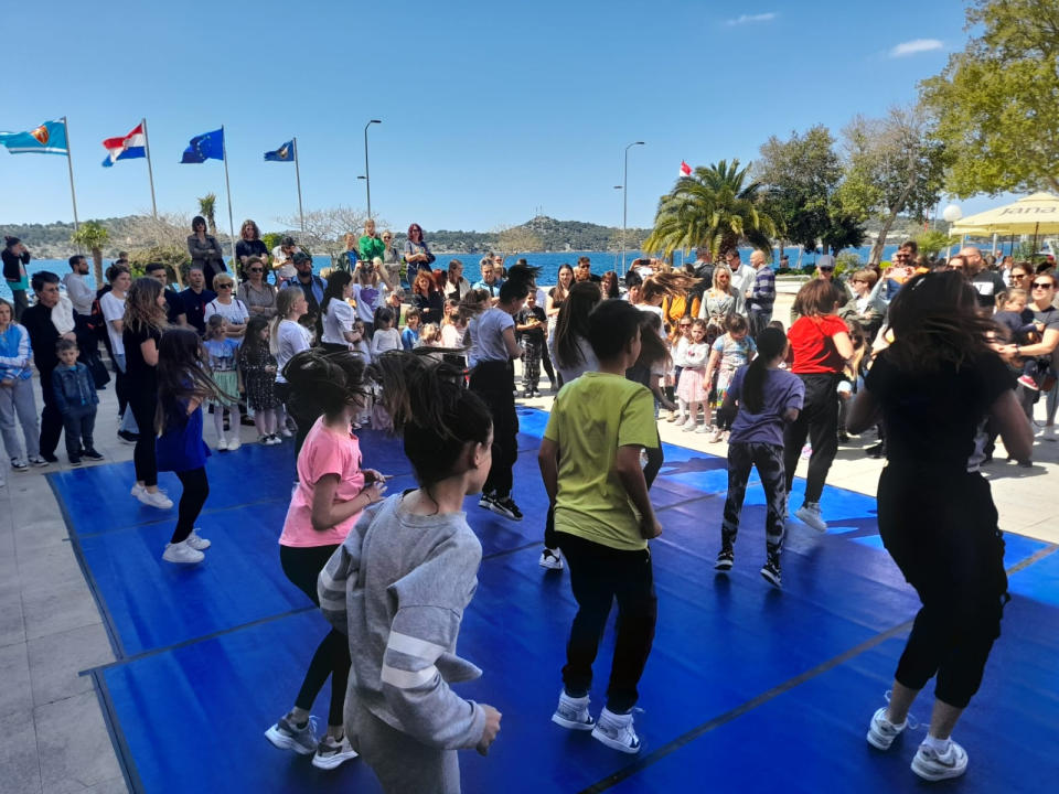 Plesne skupine Stars i Balans obilježile Međunarodni dan plesa 