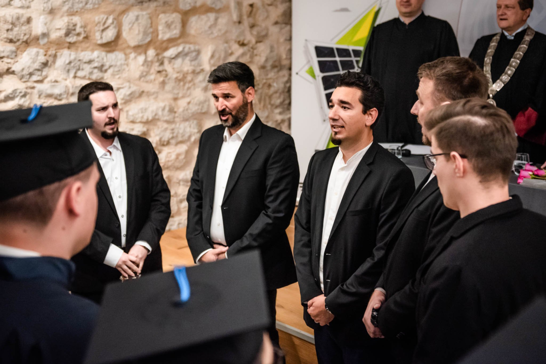 U Šibeniku promovirana četvrta generacija inženjera prvostupnika energetskih tehnologija: Stigao i rektor Boras