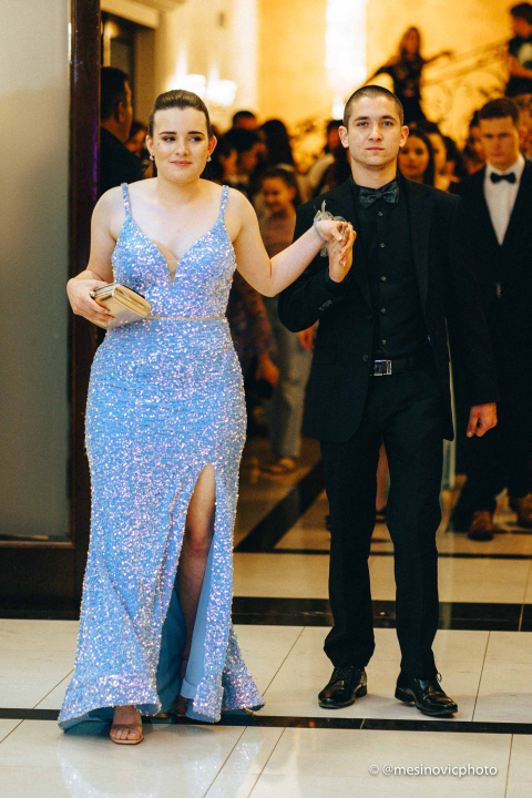 Pogledajte kako su zablistali učenici Industrijsko-obrtničke škole na svom maturalnom plesu (2. dio)