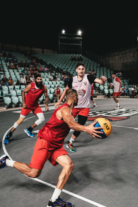 Basket se na Mihovilu i sinoć igrao pred gotovo praznim gledalištem, ako izuzmemo igrače!