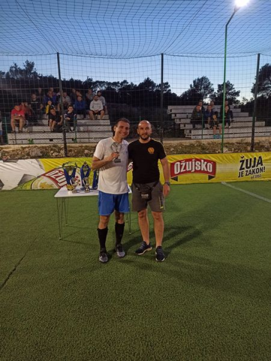 Ekipa Bibich West Ham Ražine pobjednik u seniorskoj, a ekipa GENERACIJA veteranskoj kavez ligi Bilice