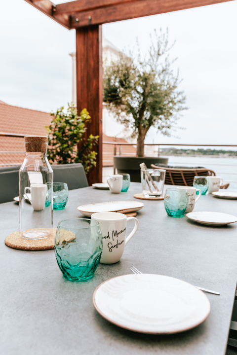 Oduševio nas je luksuz s katedralom na dlanu! Armerunov apartman jedinstven je spoj tradicije i modernog dizajna