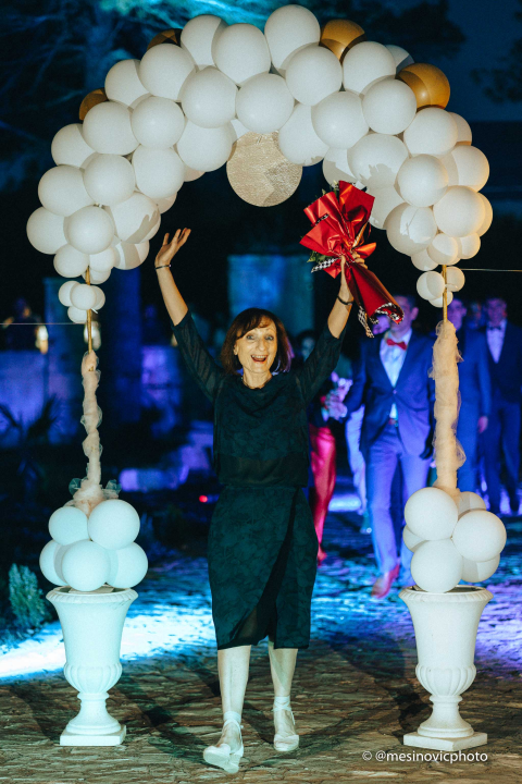 Maturanti Turističko-ugostiteljske škole u glamuroznim izdanjima proslavili kraj srednje škole! (1. dio)