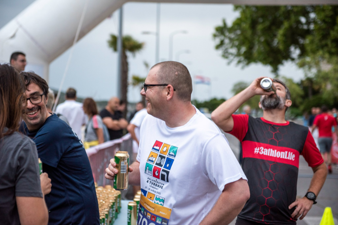 Imamo pobjednike održane Pivske milje: Pogledajte kako je sinoć bilo na šibenskoj rivi  