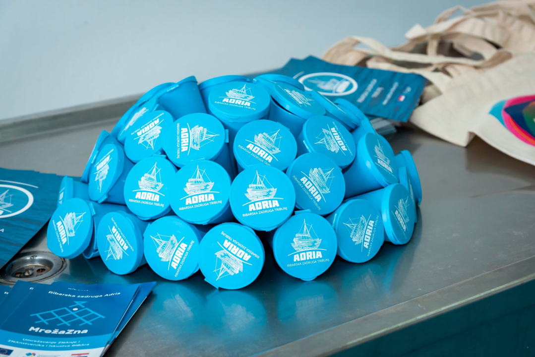 U Tribunju održana peta akcija čišćenja ribarske luke 'Zajedno smo jači' 