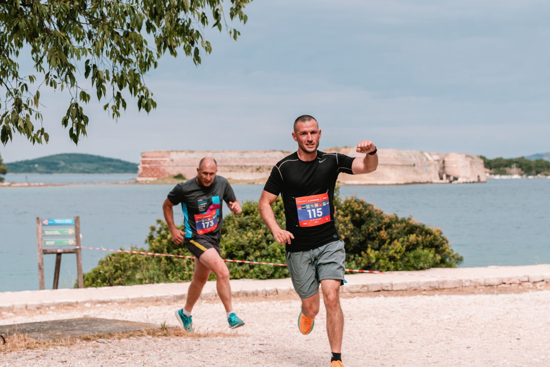 Spektakl u Šibeniku: Pivska milja je bila kao Woodstock, polumaraton završili i brojni Šibenčani