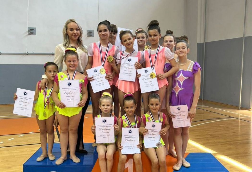 Ritmičarke Šibenik-Dalmacije osvojile pregršt odličja na domaćem terenu