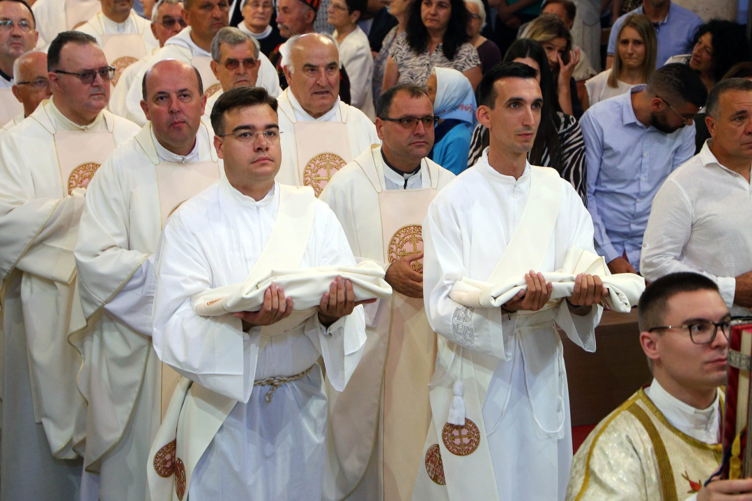 Don Šime Pleadin i don Ante Vrcić zaređeni za svećenike Šibenske biskupije