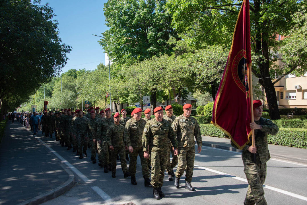 Dan grada Knina i blagdan sv. Ante započeo procesijom, završava koncertom Ivana Zaka