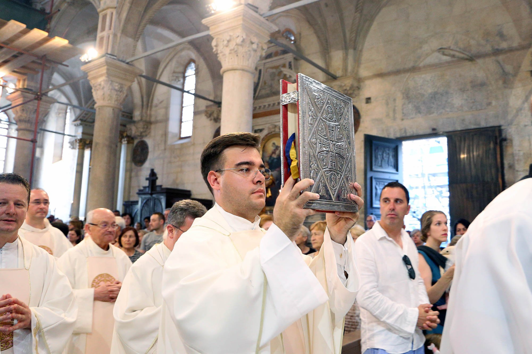 Vjernici u Šibeniku proslavili Tijelovo