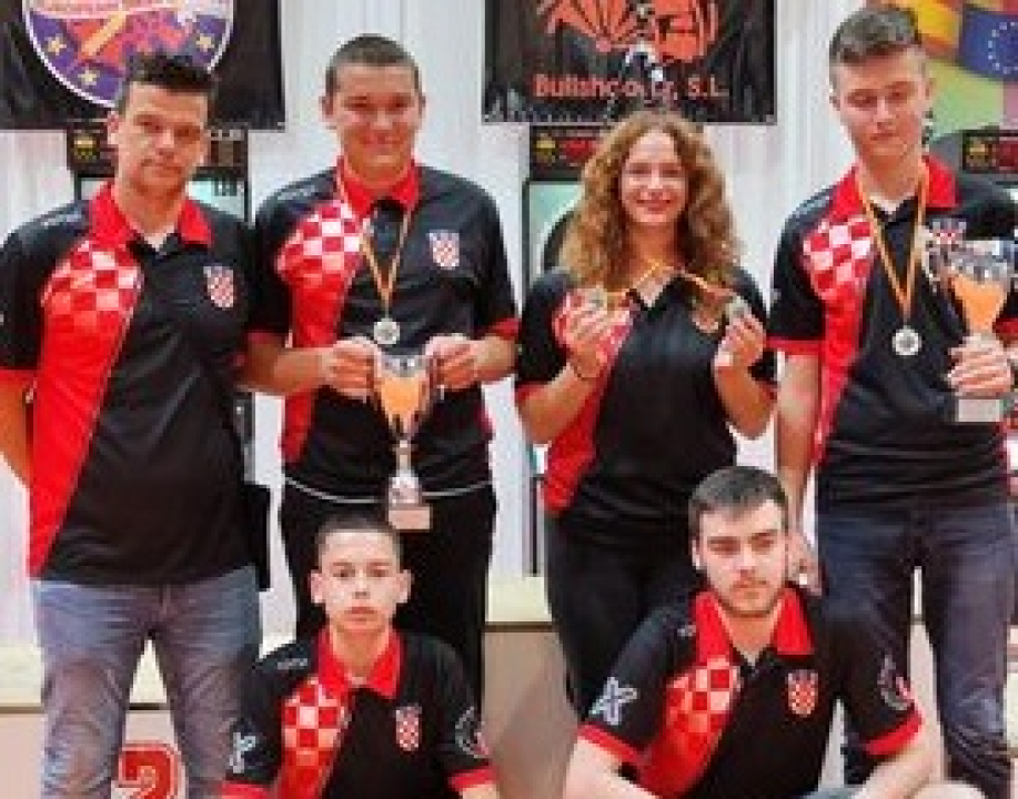 Europsko prvenstvo u pikadu: Zvonimir Pervan i Dino Živković dvostruki viceprvaci Europe