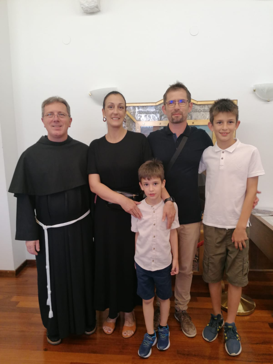 U sv. Frani susret bračnih parova vjenčanih u toj crkvi u posljednjih osam godina