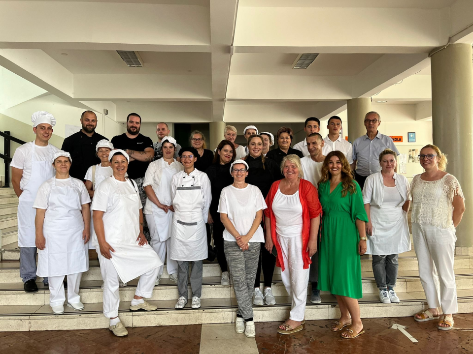 Polaznici POU Šibenik uspješno završili program prekvalifikacije za kuhare, konobare, pekare i slastičare!