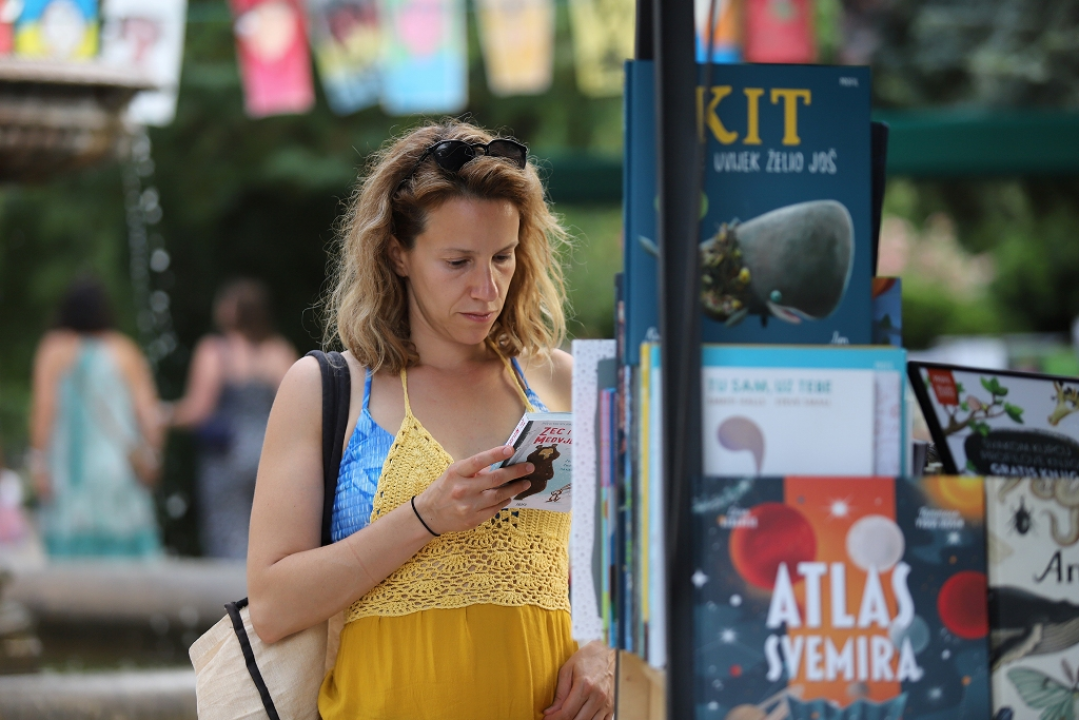 U kazalištu ništa, Ljetna otkazana: Ostaje vam program po ulicama i trgovima