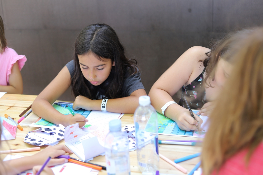 Šibenčanima danas čitaju Antonija Blaće, Dorijan Klarić i Igor Rudan, na Ljetnoj 'Trnoružica',  a u gradu cirkus