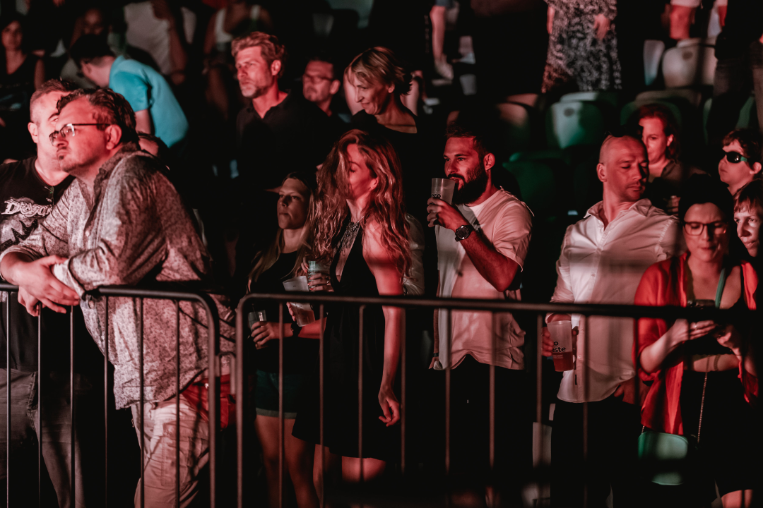 Publika na Mihovilu Pips, Chips &amp; Videoclips pjesmom vratila iz backstagea na treći bis