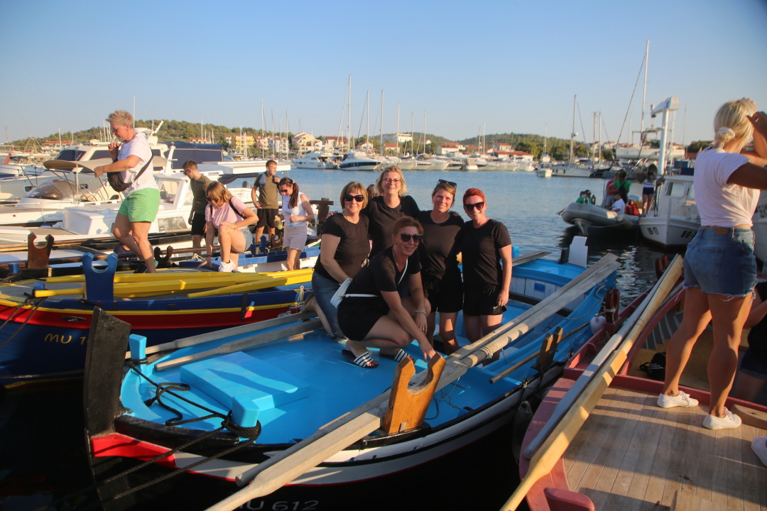 Ekipa za ne biti doma slavila na regati 'Svon forcon na četiri vesla'