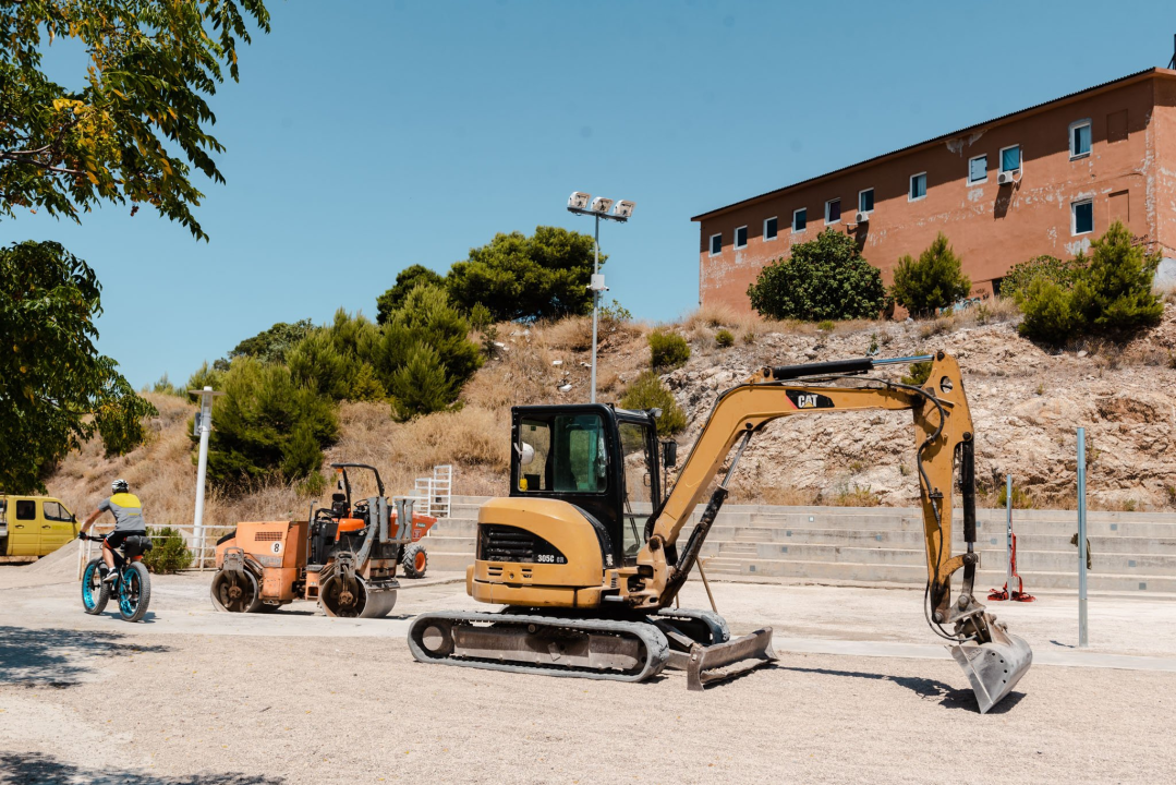 Radovi na plaži Banj: 'Stiže novi pijesak za odbojku' 