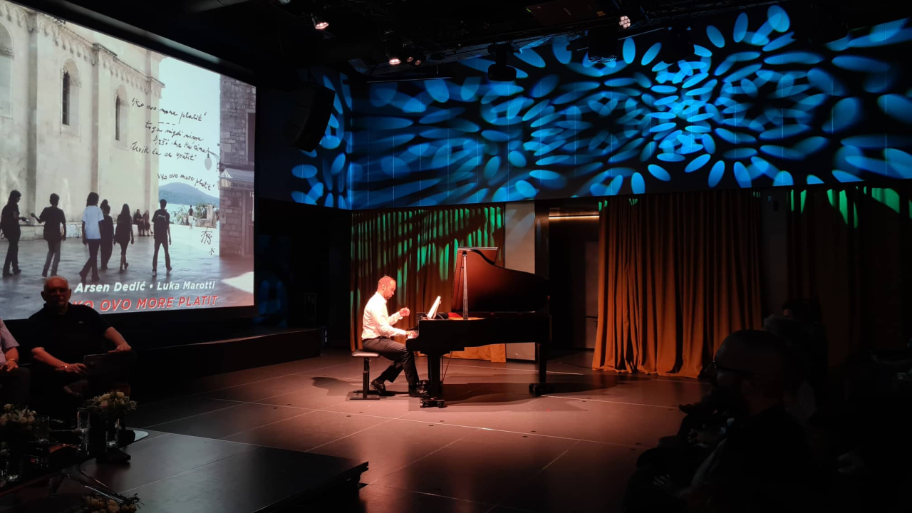 Predstavljena umjetnička sinergija  'Ko ovo more platit' povodom 84. obljetnice rođenja Arsena Dedića