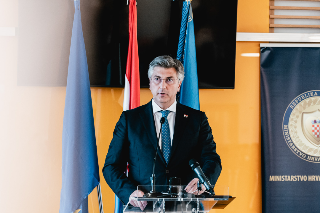 U Veteranskom centru Plenković i pola Vlade uručili priznanja i nagrade učenicima