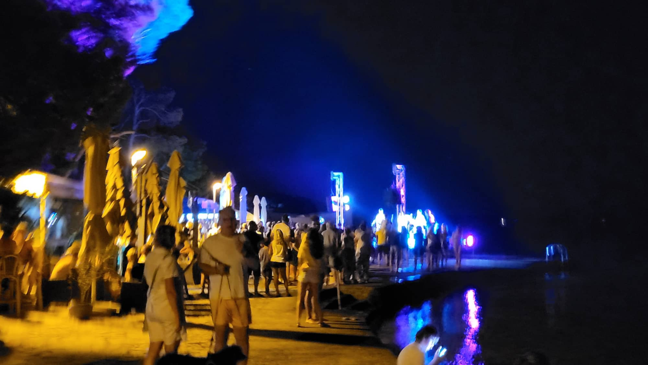 Vrhunski provod na kultnom šibenskom kupalištu: Jadrijaši znaju kako napraviti feštu!  