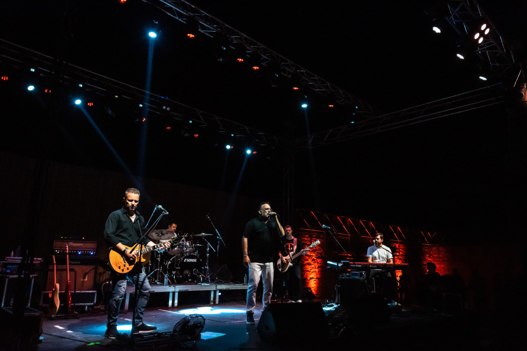 Tony Cetinski u Šibeniku predstavio novi izgled i usput oduševio publiku