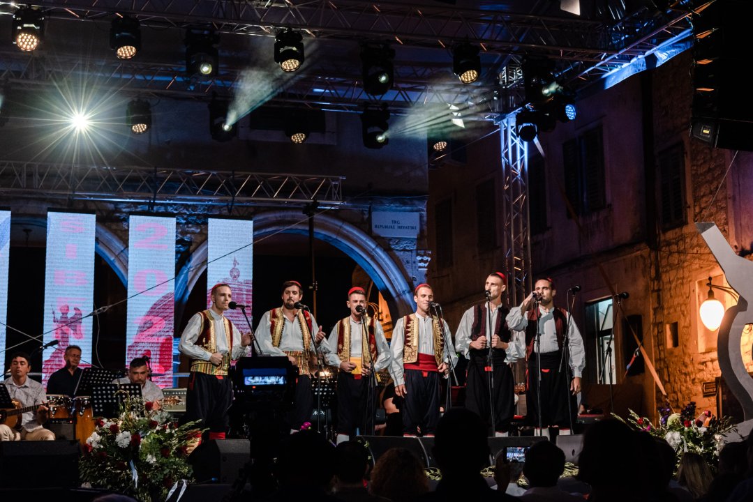 Dok žiri bira pobjednike i dok se zbrajaju glasovi publike, pogledajte fotografije svih izvođača 25. Šansone