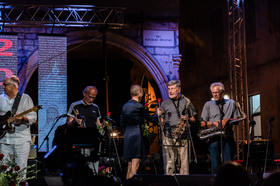 Dok žiri bira pobjednike i dok se zbrajaju glasovi publike, pogledajte fotografije svih izvođača 25. Šansone