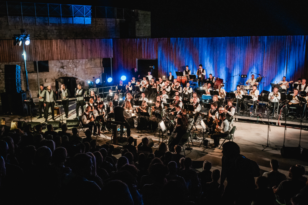 Od Zvona moga grada do Noćas te sanjam majko: Prava šibenska večer na Mihovilu uz Glazbu i 4 Tenora