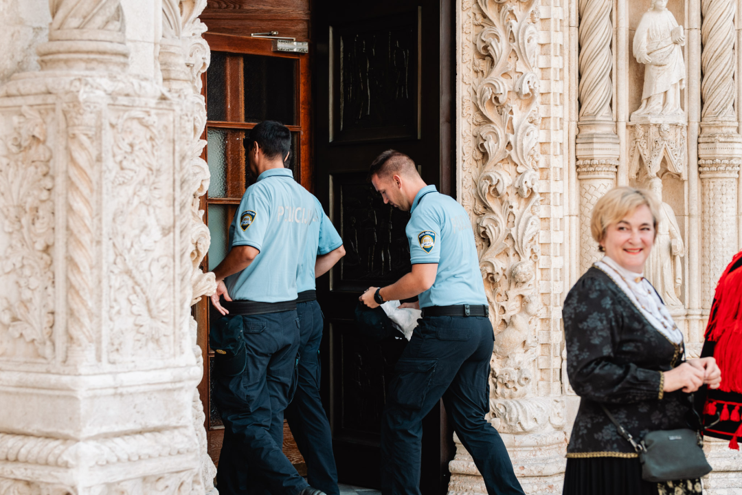 Procesijom gradskim ulicama počela proslava sv. Mihovila, nebeskog zaštitnika Šibenika