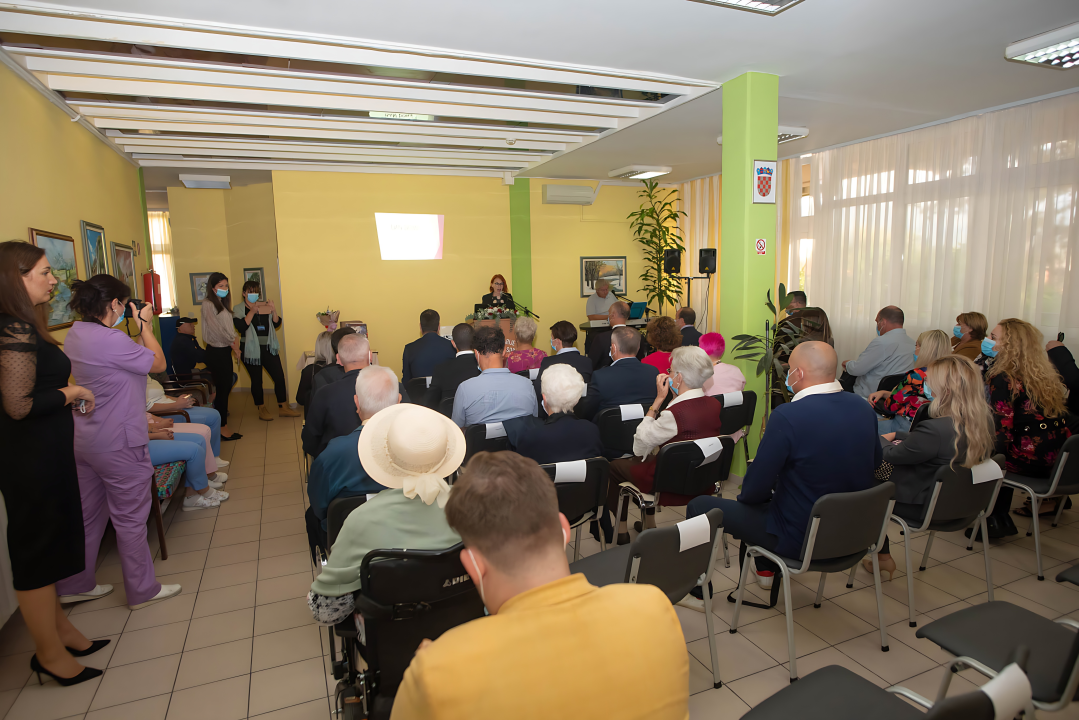 Kninski Dom za starije i nemoćne svečano obilježio svoj dan