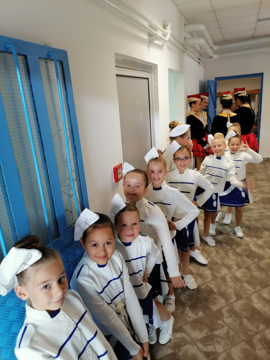 Vodiške mažoretkinje s turnira se vratile s medaljama i peharima