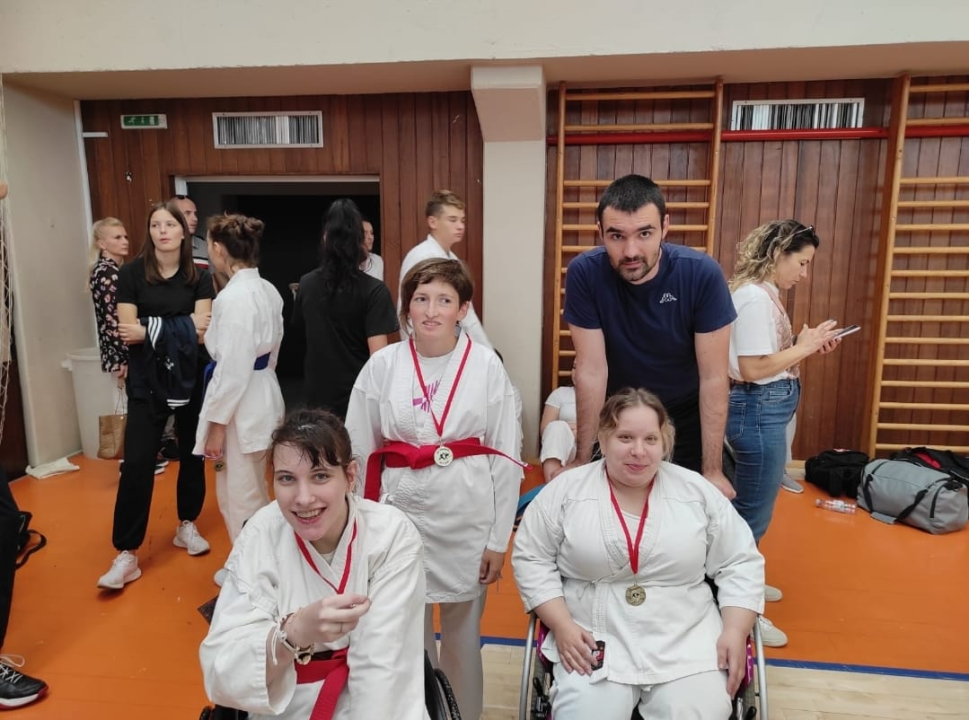 Nika, Julija i Dora unatoč svim preprekama probijaju granice. S prvenstva se vratile sa zlatnim medaljama