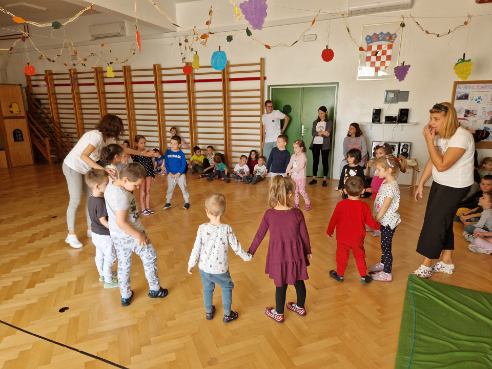 Najveseliji dan u DV 'Vidici': I mali i veliki pjevali su i plesali na zajedničkom okupljanju  