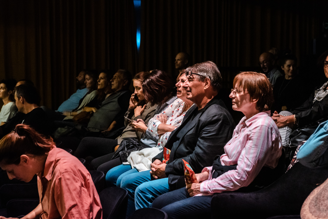 Totalno drugačija projekcija: Prije filma o Bowieju, posjetitelji u Arsenu uživali u glazbi i 'Stardust' koktelima