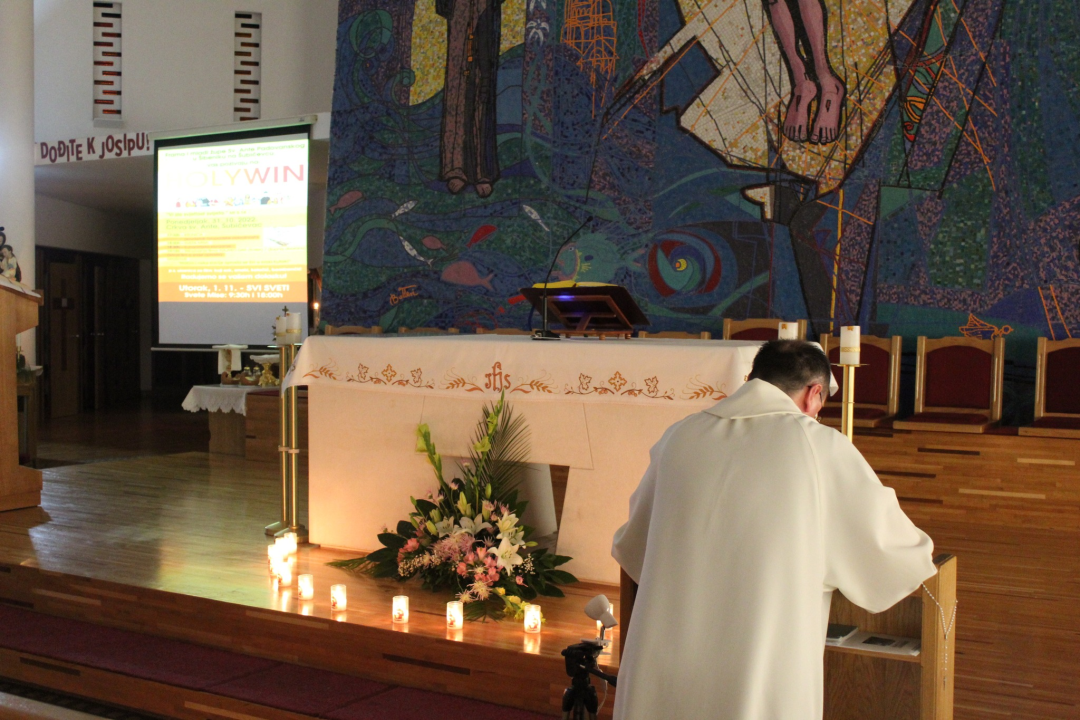 Na Šubićevcu uz pjesmu i molitvu održan Holywin