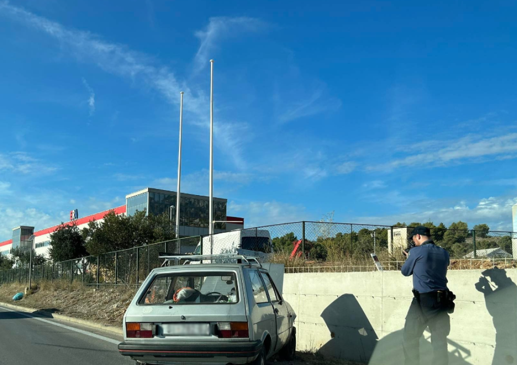 Izgubio kontrolu nad vozilom i zabio se u zid preko puta Supernove