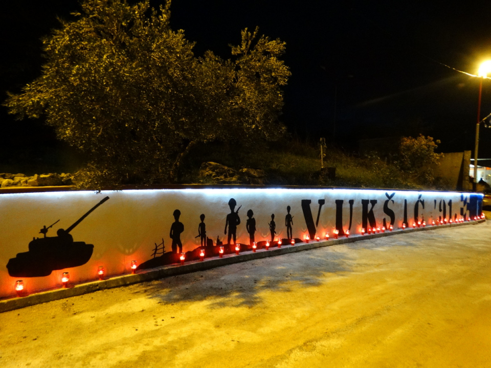 Vukšić upalio svijeće za Škabrnju i Vukovar