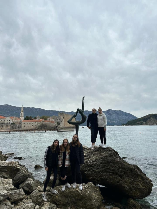 Gimnastičarke 'Šibenik-Dalmacije' zablistale u Budvi: Osvojile osam medalja