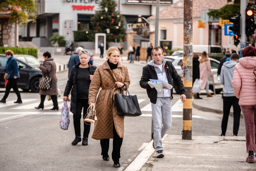 Uvijek sređene sugrađanke pokazale koji će se trendovi nositi u prosincu!
