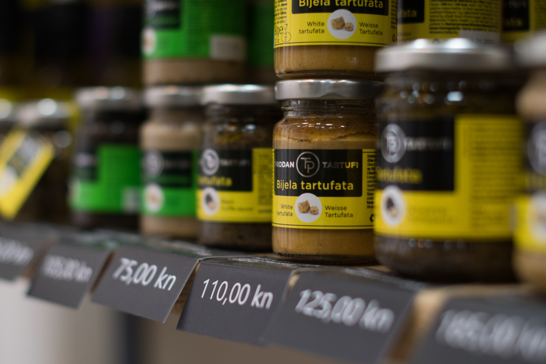 Pronađite najbolje božićne poklone uz super akcije trgovine Lokal! 